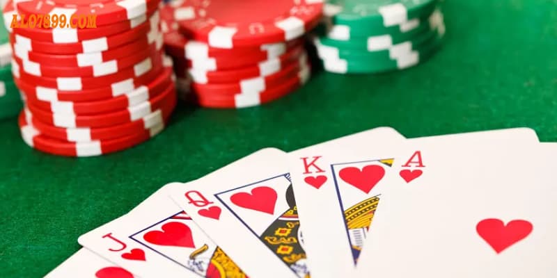Chơi game bài Poker